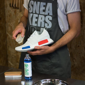 Premium Cleaning Solution & Brush Kit - SNEAKERS ER - Lion Feet - Clean & Protect